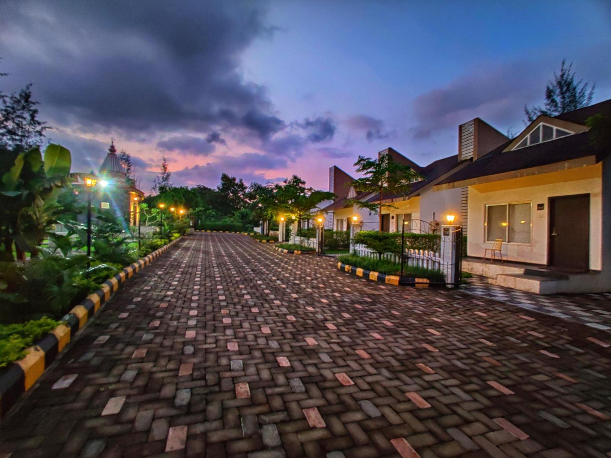 Pushpam Sanskruti Resort Karjat - A Pure Veg Resort Dhamni Εξωτερικό φωτογραφία