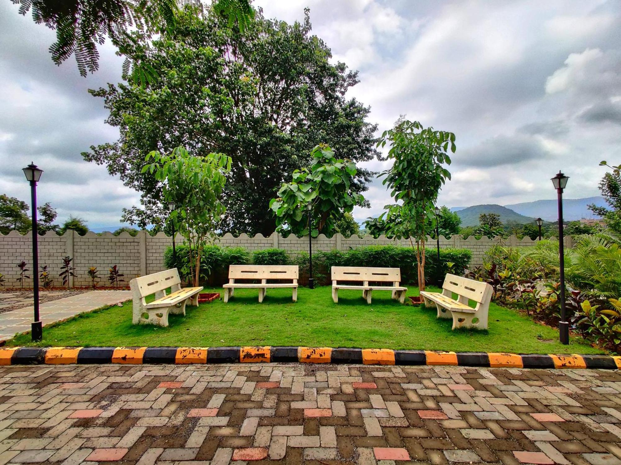 Pushpam Sanskruti Resort Karjat - A Pure Veg Resort Dhamni Εξωτερικό φωτογραφία